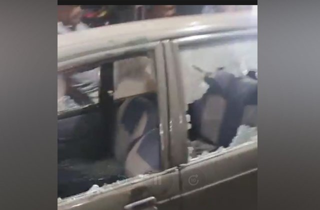 देर रात घर के बाहर खड़ी गाड़ी के शीशे तोड़ हमलावर हुए फरार   पढ़ें पूरी खबर 