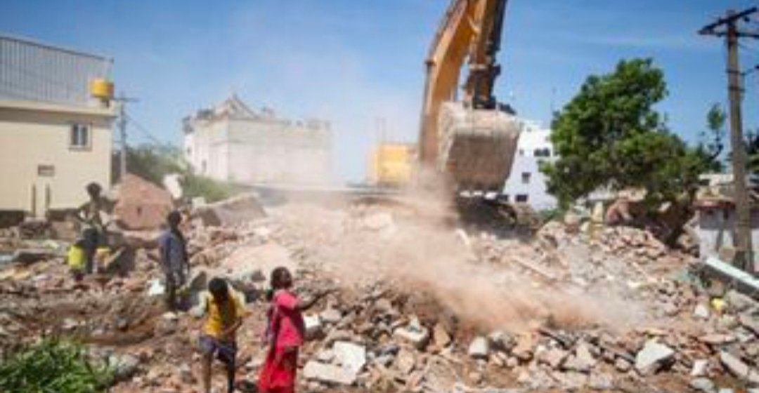 इस जिले में 800 मकान खतरे में, क्या : रुकेगा तोड़फोड़ का काम ?  पढ़ें पूरी खबर