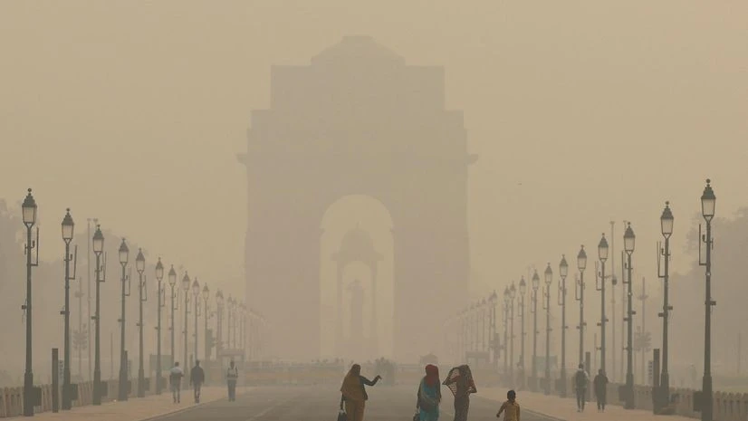 दिल्ली का दम घुटा! AQI 424 पार-हर सांस में जहर!
