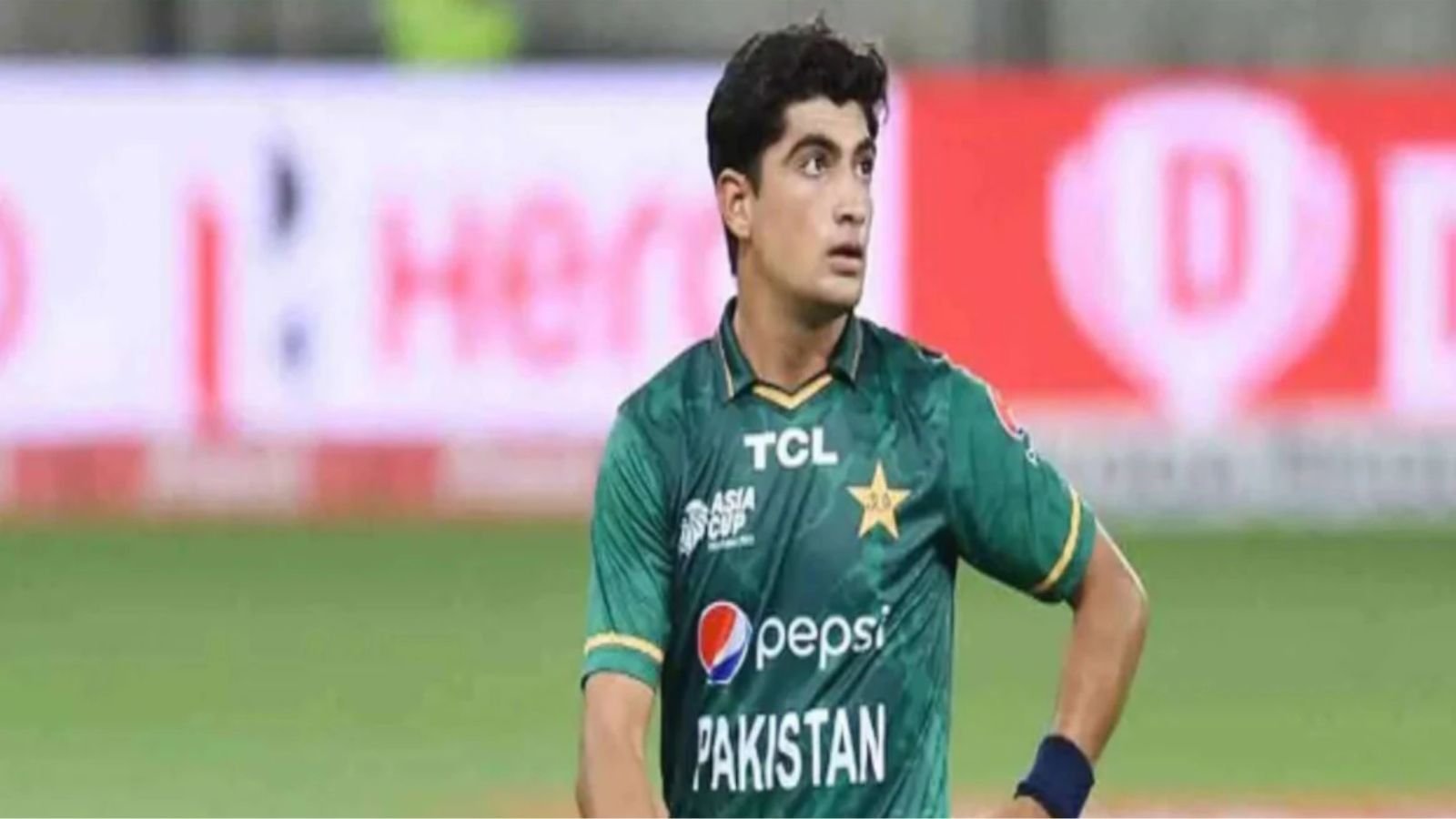 पाकिस्तान के तेज गेंदबाज नसीम शाह के घर पर फायरिंग, पांच लोग गिरफ्तार