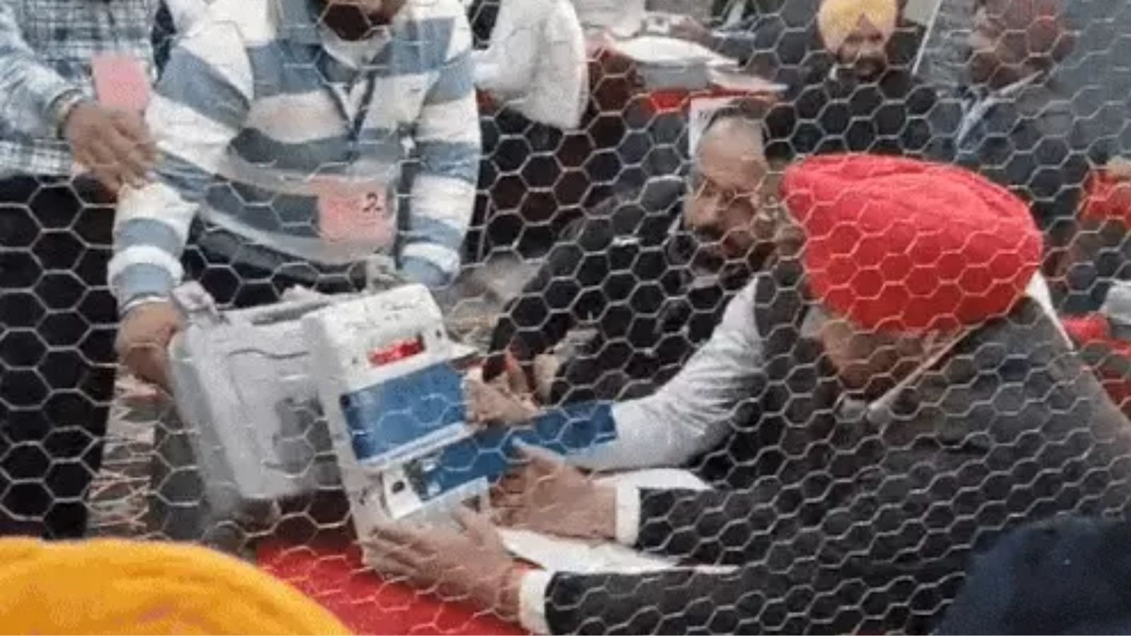 Tarn Taran by-election Result:  AAP नेता हरमीत संधू 12 हजार वोटों से जीते, अकाली दल से मिली चुनौती