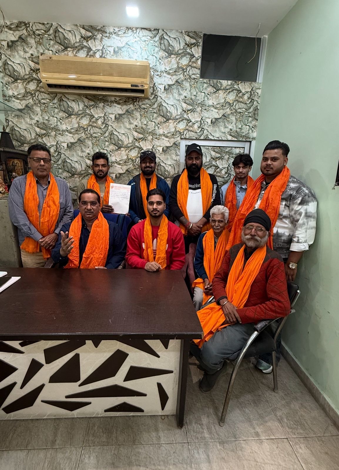 शिव सेना समाजवादी के सीनियर उप प्रमुख राजेश रिन्टू ने राहुल शुक्ला को वार्ड नः 62 का सचिव नियुक्त किया ।