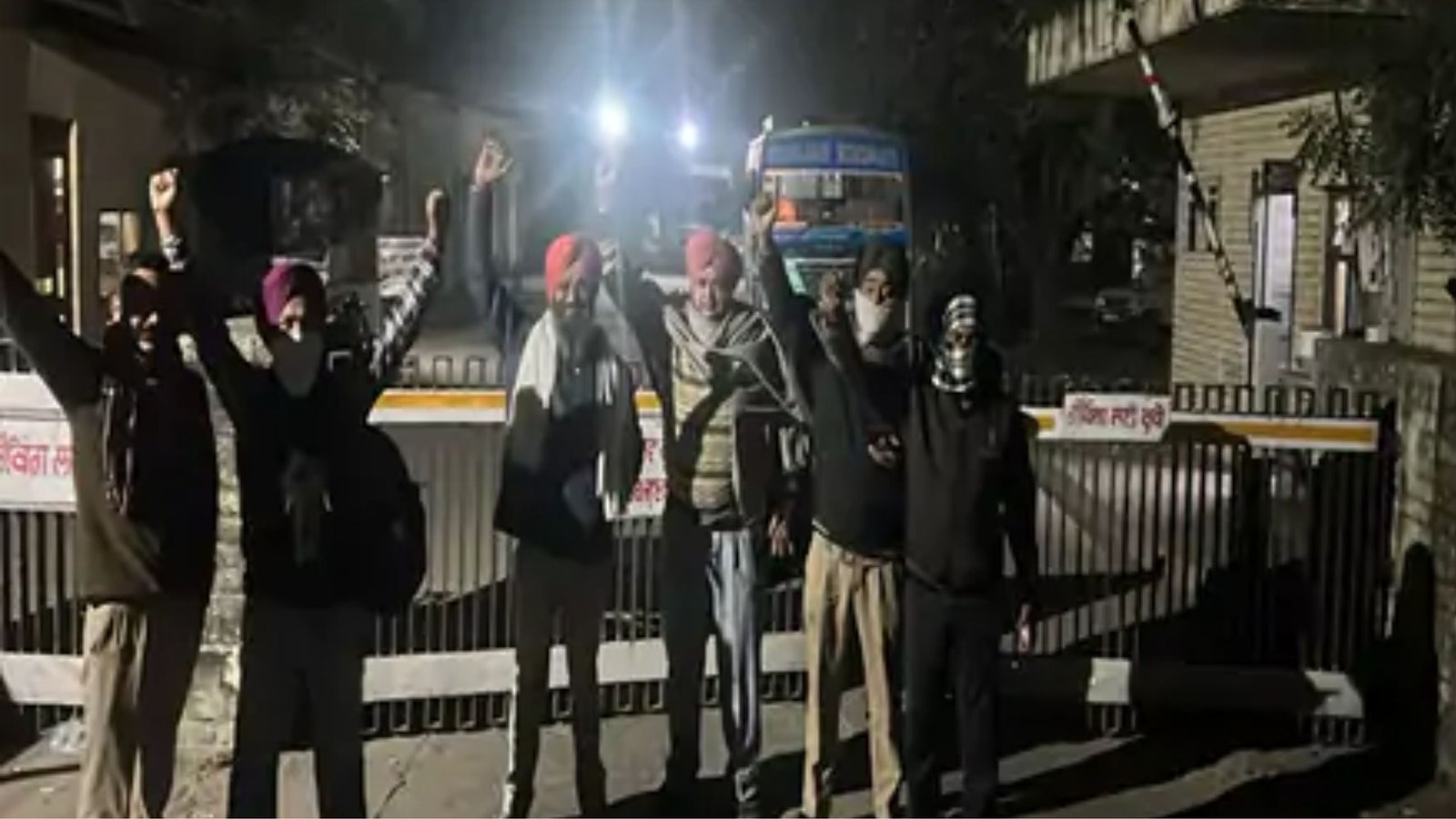 BREAKING : बस हड़ताल से पंजाब रुका! पुलिस ने बस यूनियन नेताओं को आधी रात उठाया