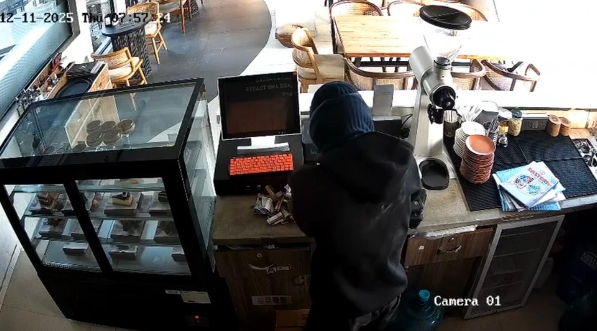 जालंधर के मॉडल टाउन में चोरी: टैन कॉफी से 40 हजार उड़ाए, निर्माणाधीन इमारत के रास्ते घुसा चोर