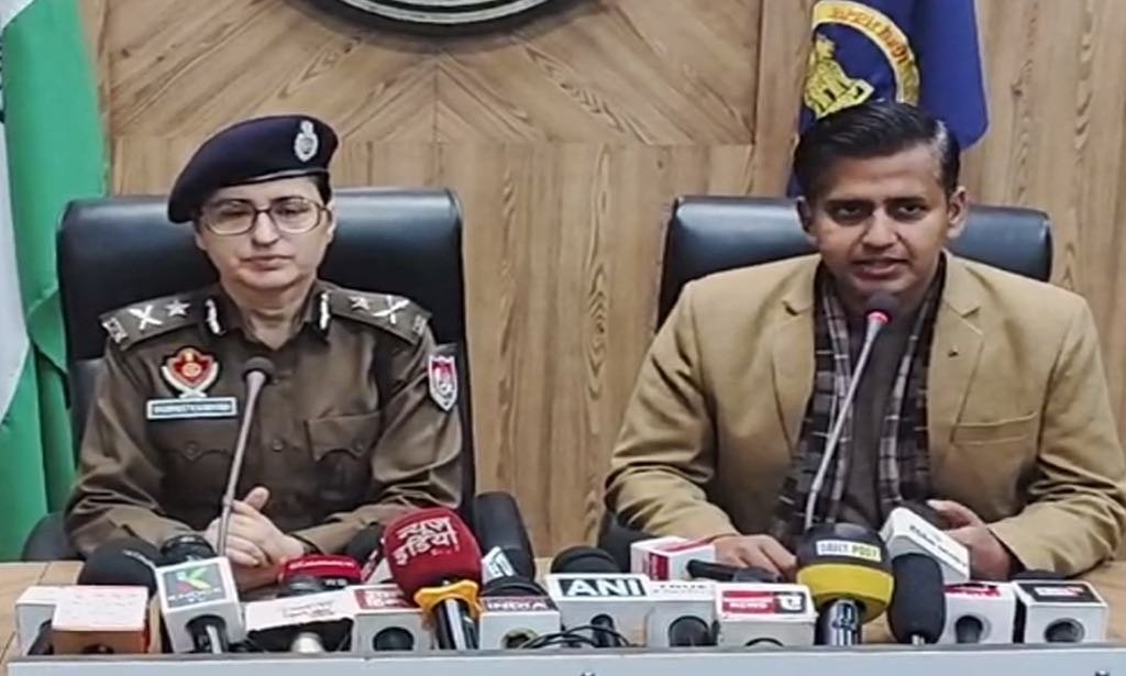 स्कूलों को उड़ाने की धमकी से हड़कंप! जालंधर DC बोले-छुट्टी पर फैसला आज शाम