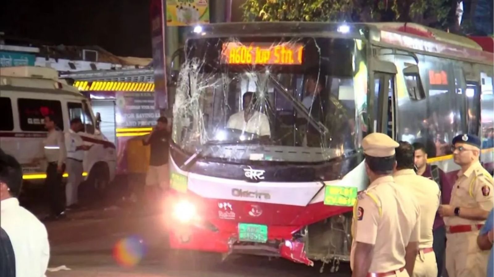 मुंबई सड़क हादसा: पल भर में उजड़ गईं 4 जिंदगियां, CCTV खंगाल रही पुलिस