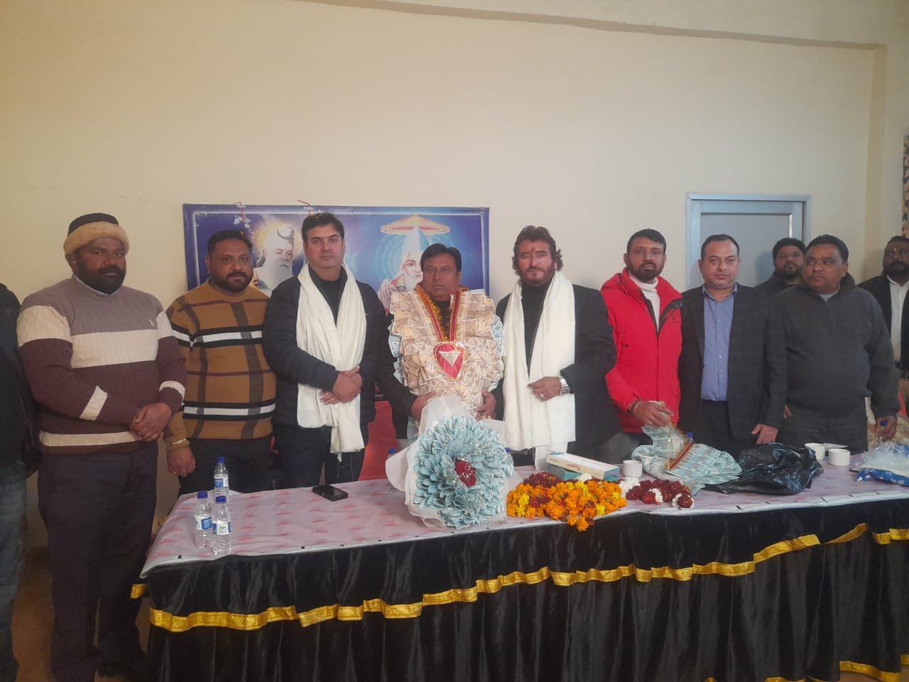 ਡਰਾਈਵਰ ਹਰ ਹਰੀ ਵੰਸ਼ ਸਿੱਧੂ ਰਿਟਾਇਰ ਹੋਏ, ਮੇਅਰ ਅਤੇ ਯੂਨੀਅਨ ਦੇ ਲੀਡਰ ਰਿਟਾਇਰਮੈਂਟ ਪਾਰਟੀ ਸ਼ਾਮਿਲ ਹੋਏ ।