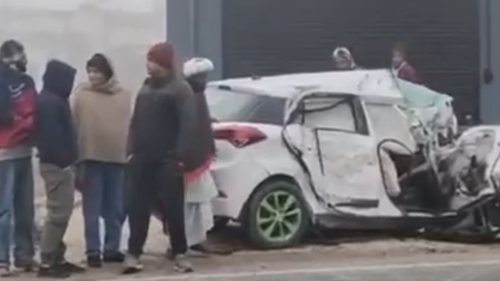 होशियारपुर में दर्दनाक हादसे में 4 लोगों की मौत, दोस्त को एयरपोर्ट छोड़ने जा रहे थे