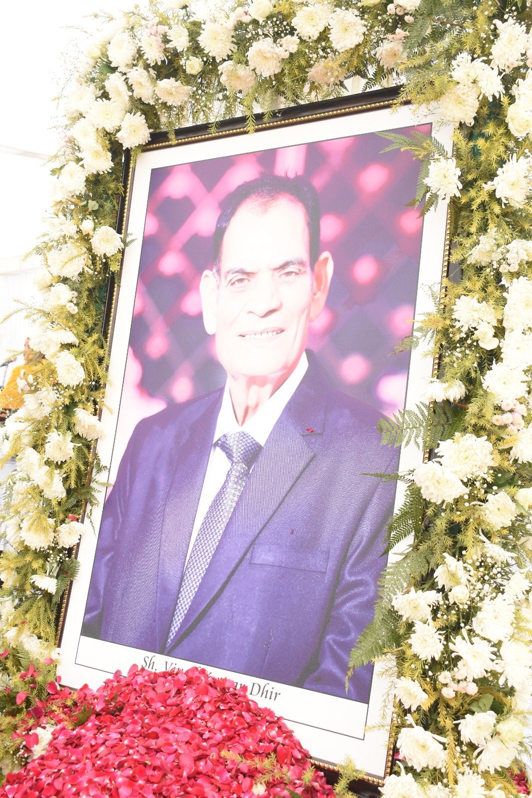 ਮੇਅਰ ਵਿਨੀਤ ਧੀਰ ਦੇ ਪਿਤਾ ਸ੍ਰੀ ਵਿਨੋਦ ਧੀਰ ਨੂੰ ਹਜ਼ਾਰਾਂ ਲੋਕਾਂ ਨੇ ਸ਼ਰਧਾਂਜਲੀ ਦਿੱਤੀ ।