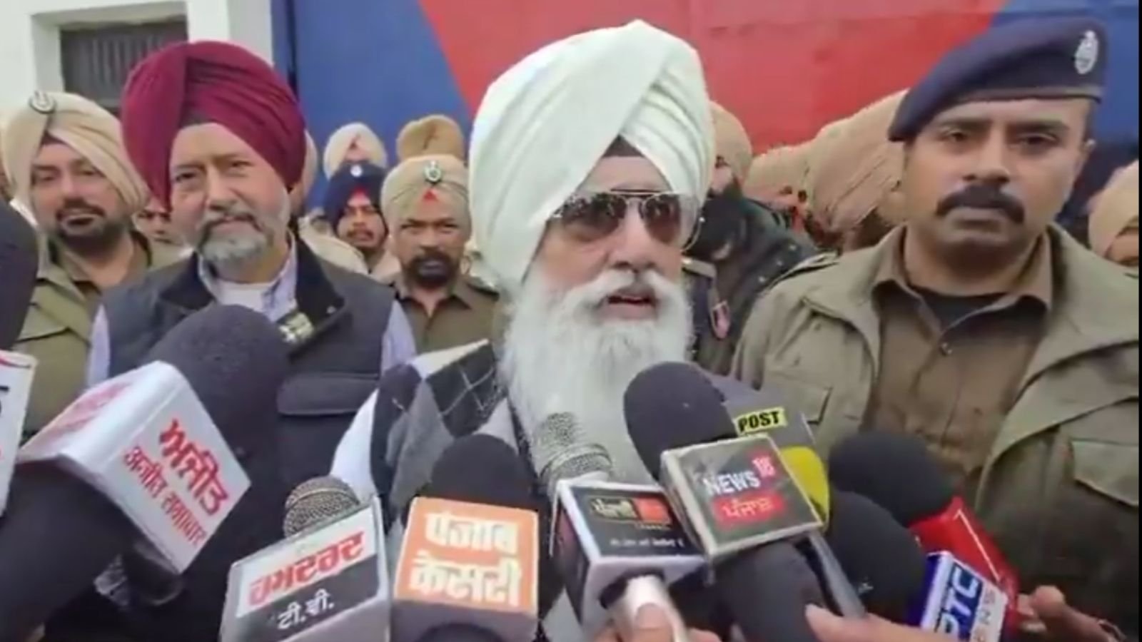 बिक्रम मजीठिया से मिलने पहुंचे ब्यास डेरा प्रमुख, कहा- वह मेरे दोस्त, आगे भी मिलता रहूंगा; Video