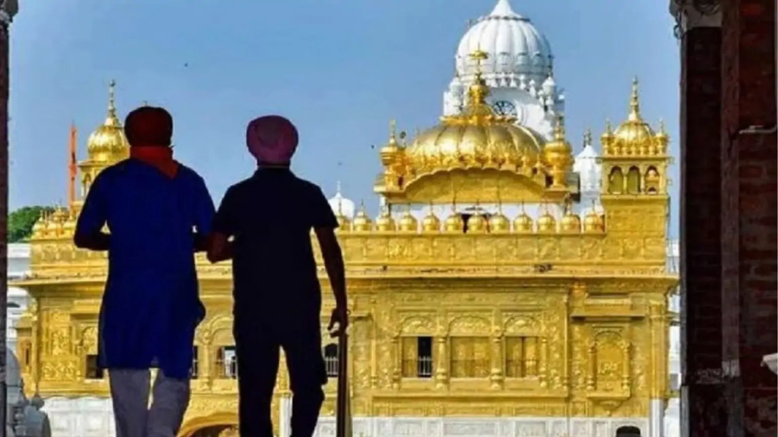 SGPC ने लिया बड़ा फ़ैसला, Golden Temple के सेवादारों की वर्दी बदली
