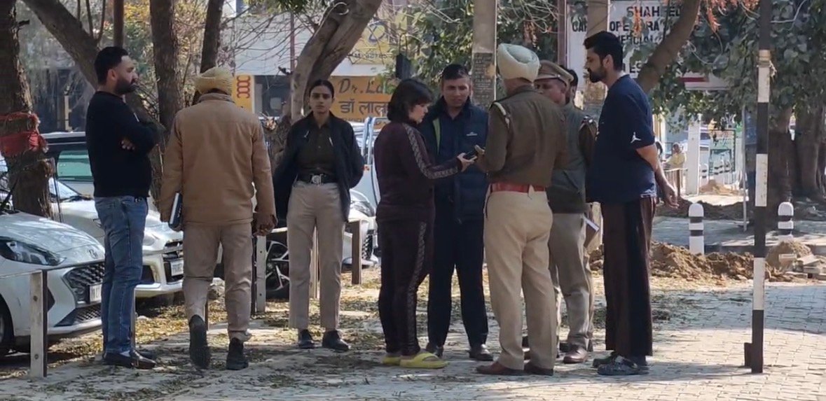 जालंधर में पहले सुबह हुआ मर्डर, दोपहर को हुई 19 लाख रूपये की हुई लूट 