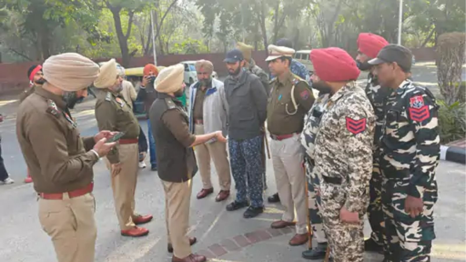 BREAKING : मोहाली में सुबह-सुबह हड़कंप! 10 स्कूलों को उड़ाने की धमकी