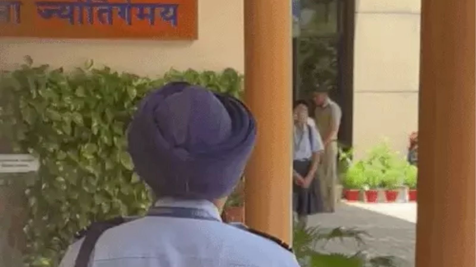 BREAKING : लुधियाना के 4 स्कूलों को धमकी भरा ई-मेल, बच्चों को लेने पहुंचे अभिभावक