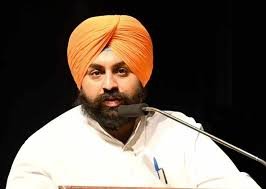 पंजाब में फीस के दबाव से जुड़ा मामला, शिक्षामंत्री ने दर्ज करवाया केस