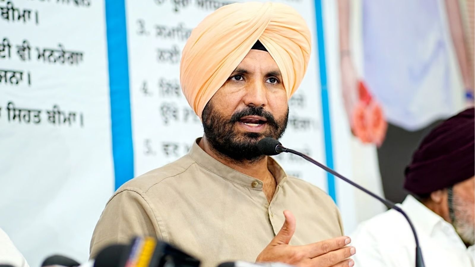 घायल कांग्रेस नेता से मिले राजा वडिंग, बोले- दोषियों को हर हाल में सजा दिलाएंगे