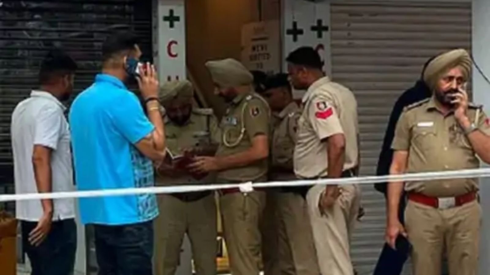 चंडीगढ़ में मेडिकल स्टोर पर ताबड़तोड़ फायरिंग, मैनेजर और कैशियर की मौत