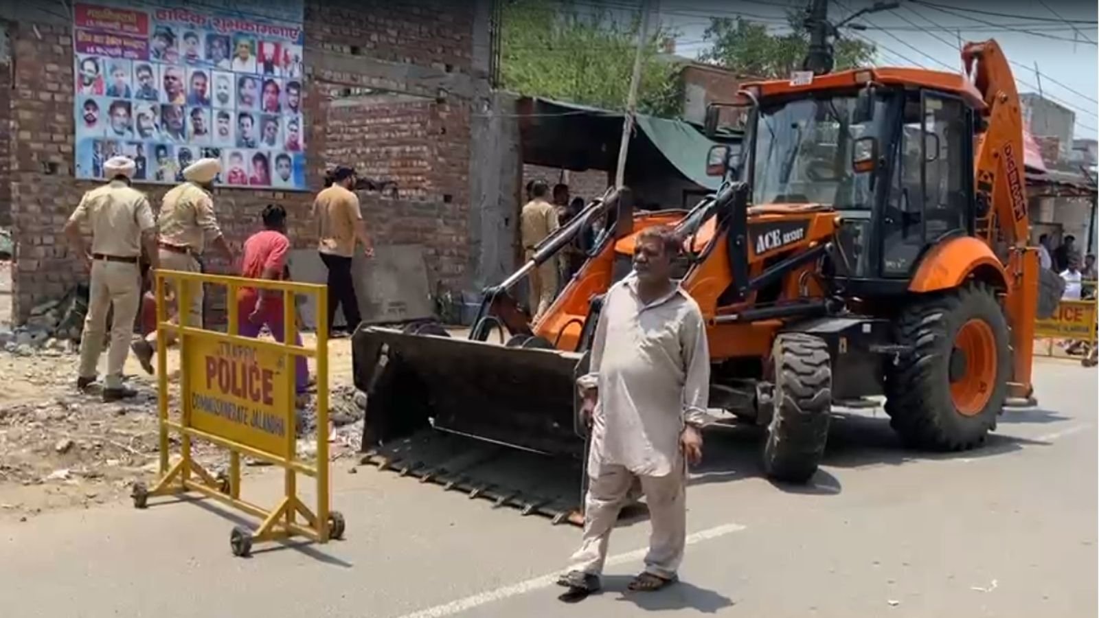 जालंधर में नोटिस का जवाब न मिलने पर ढाबे पर कार्रवाई, मालिक की पत्नी ने जताया विरोध