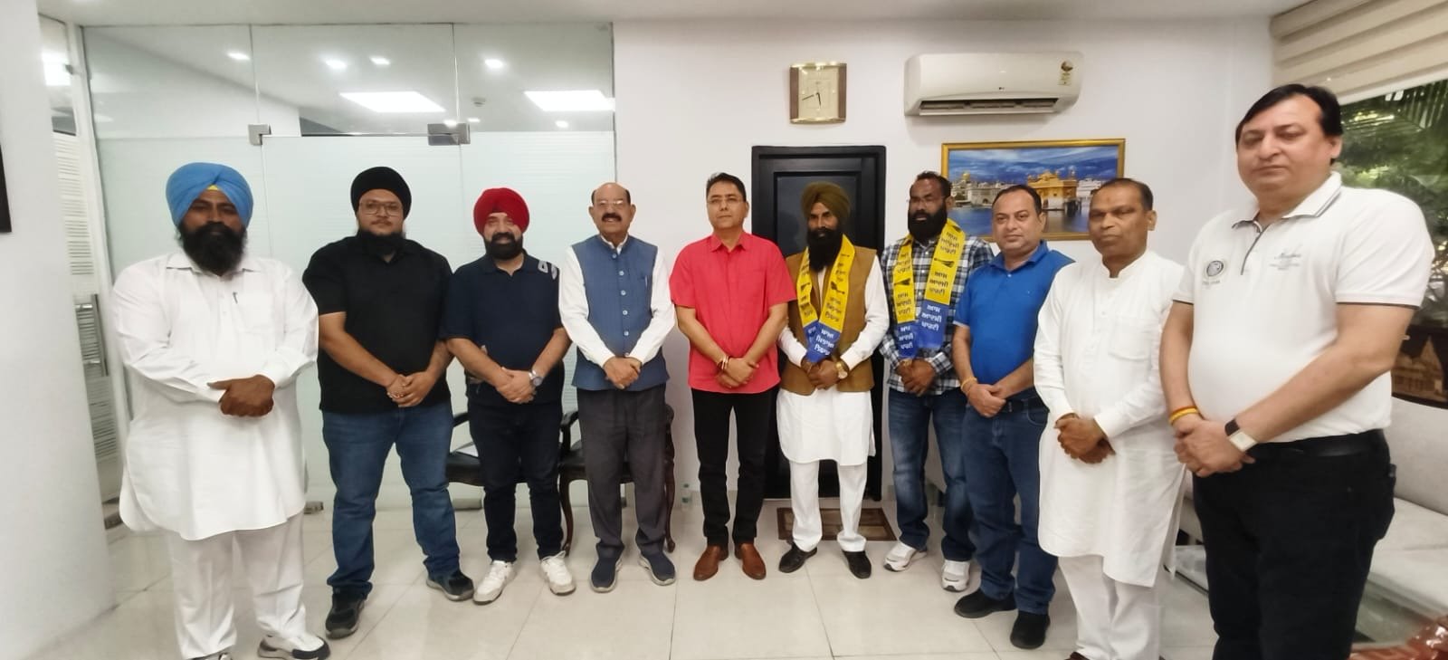 ਵਾਰਡ ਨੰਬਰ 61 ਤੋਂ ਜੱਸਾ ਫਿਰੋਜਪੁਰੀਆ ਅਤੇ ਉਹਨਾਂ ਦੇ ਭਰਾ ਕੰਤਾ ਫਿਰੋਜਪੁਰੀਆ ਮੁੜ ਆਮ ਆਦਮੀ ਪਾਰਟੀ ਵਿੱਚ ਹੋਏ ਸ਼ਾਮਿਲ ।