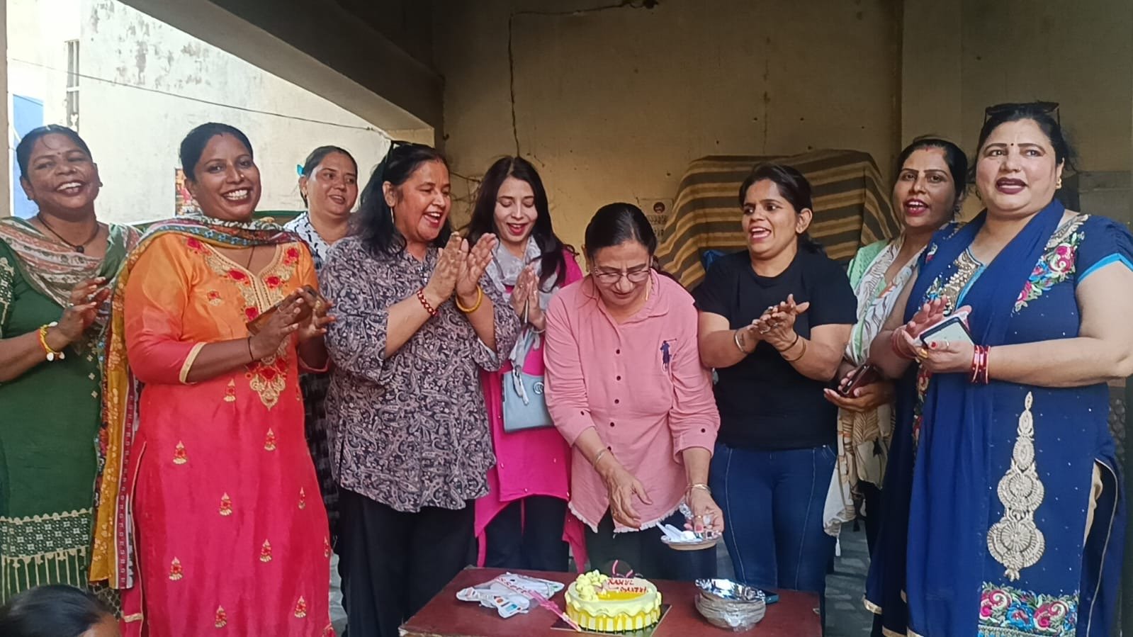 ਡਾਕਟਰ ਜਸਲੀਨ ਸੇਠੀ ਨੇ ਕੇਂਦਰ ਸਰਕਾਰ ਵਿੱਚ ਵਿਰੋਧੀ ਪਾਰਟੀ ਦੇ ਆਗੂ ਰਾਹੁਲ ਗਾਂਧੀ ਦਾ ਜਨਮ ਦਿਨ ਮਨਾਇਆ ।