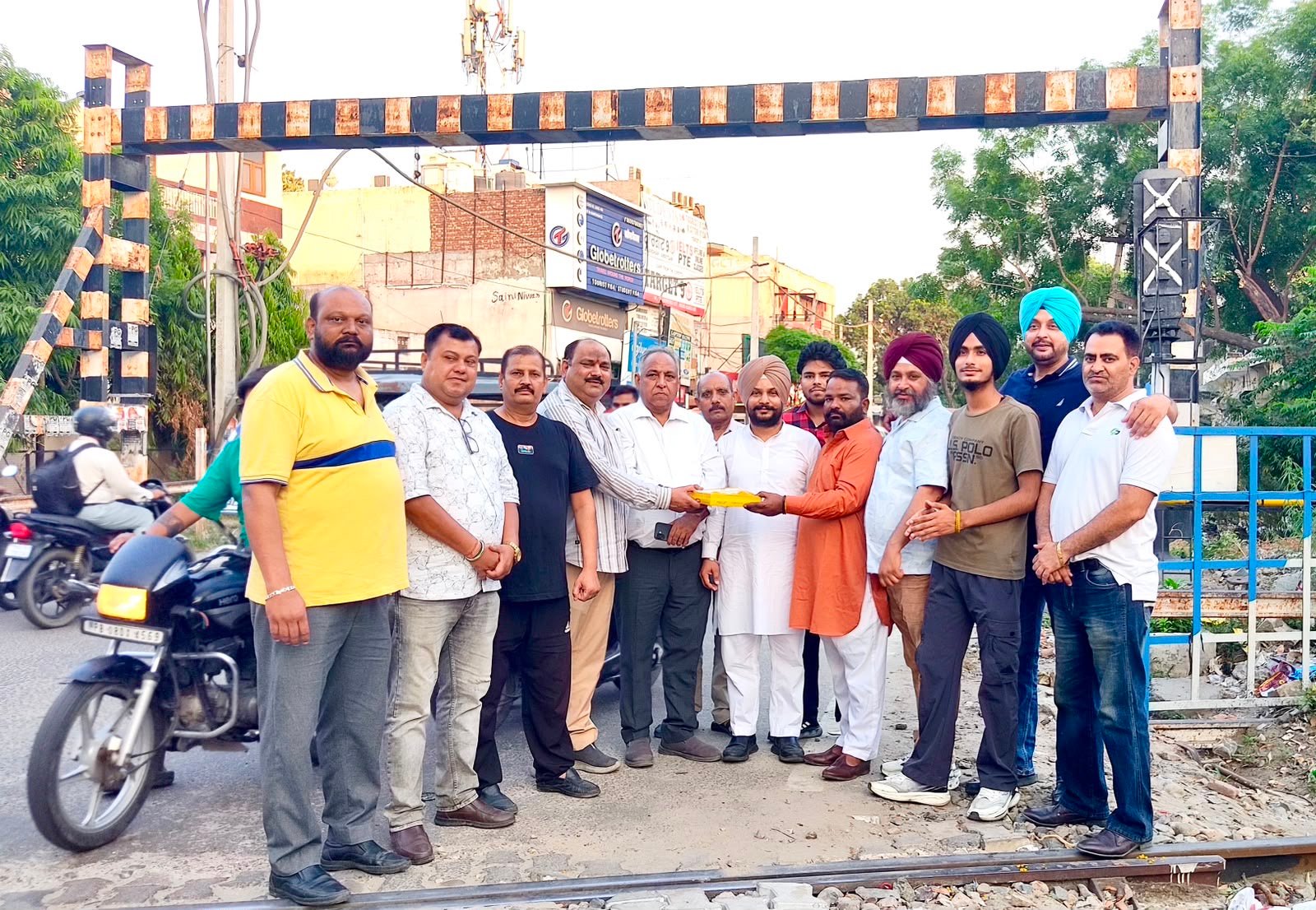 ਬੱਸ ਸਟੈਂਡ-ਗੜ੍ਹਾ ਰੋਡ ਰੇਲਵੇ ਕਰਾਸਿੰਗ 'ਤੇ ਓਵਰਬ੍ਰਿਜ ਨੂੰ ਮਨਜ਼ੂਰੀ; ਮੋਦੀ ਸਰਕਾਰ ਨੇ ਜਲੰਧਰ ਛਾਉਣੀ ਦੇ ਵਸਨੀਕਾਂ ਨੂੰ ਵੱਡੀ ਰਾਹਤ ਦਿੱਤੀ 