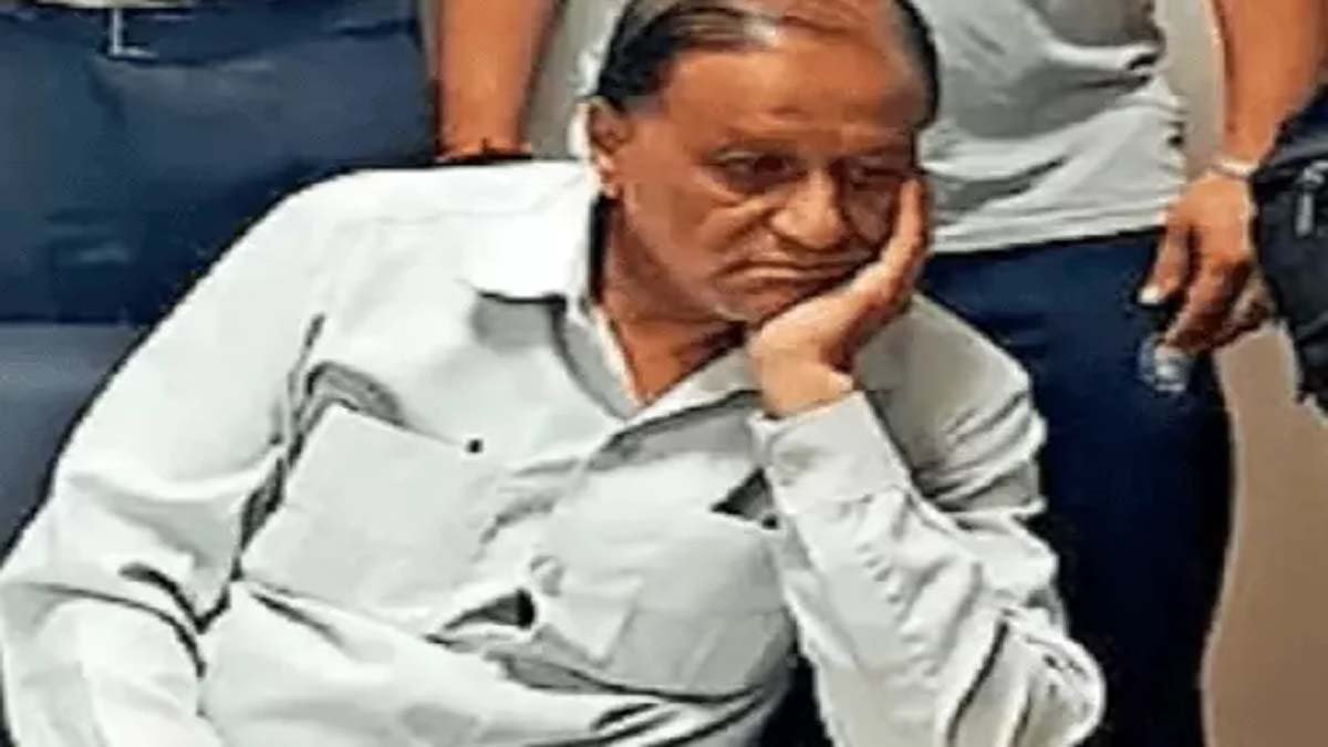 फर्जी रेलवे अफसर बनकर AC कोच में करता था मुफ्त सफर, जालंधर में गिरफ्तार