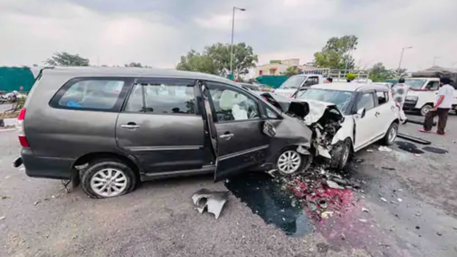 जालंधर में दर्दनाक सड़क हादसा, पति-पत्नी समेत 3 की मौत, तीन बच्चियां गंभीर