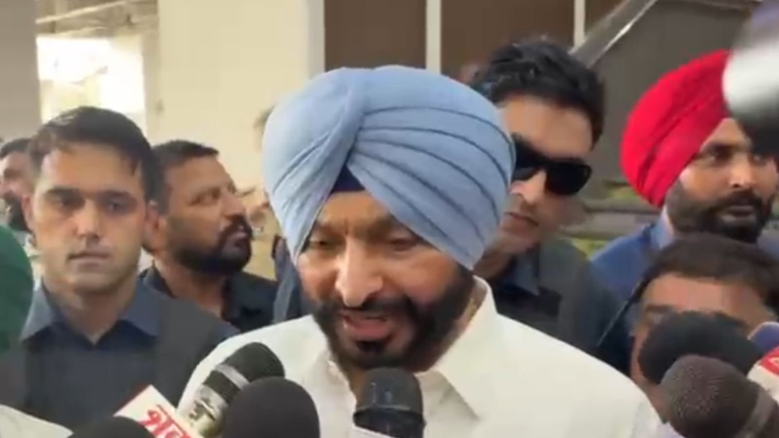 पीएम मोदी के संभावित दौरे से पहले जालंधर कैंट स्टेशन पर हलचल, तैयारियों की समीक्षा कर रहे मंत्री रवनीत बिट्टू