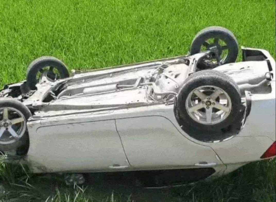 जालंधर में तेज रफ्तार कार हुई हादसे का शिकार, बाल बाल बची जान 