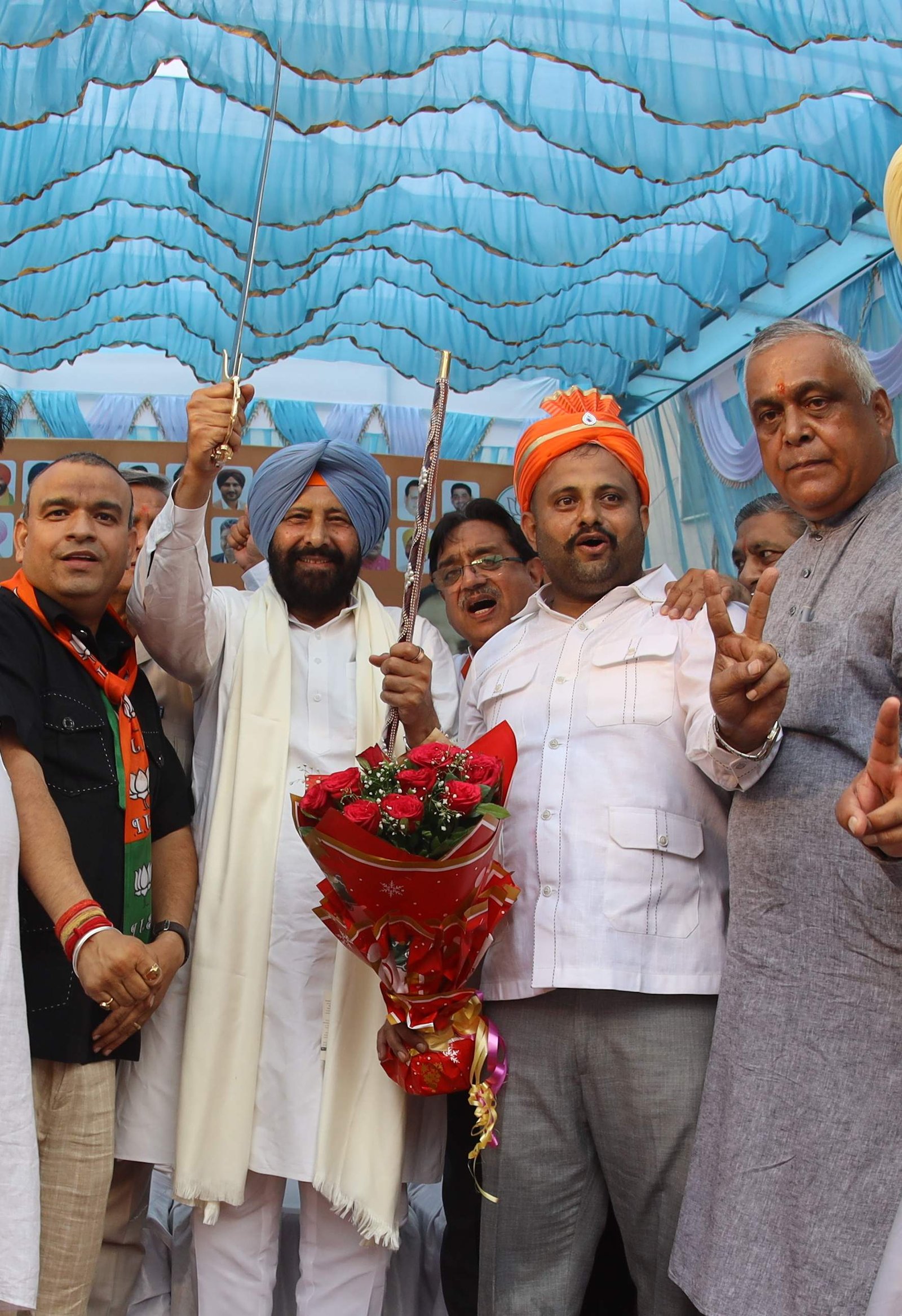  *दिल की गहराइयों से सभी कार्यकर्ताओं और शहरवासियों का धन्यवाद – अशोक सरीन हिक्की*