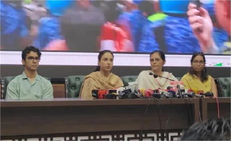 दिल्ली छात्र प्रदर्शन पर बड़ा दावा, पुलिसकर्मियों के परिवार बोले- भीड़ ने घेरकर किया हमला
