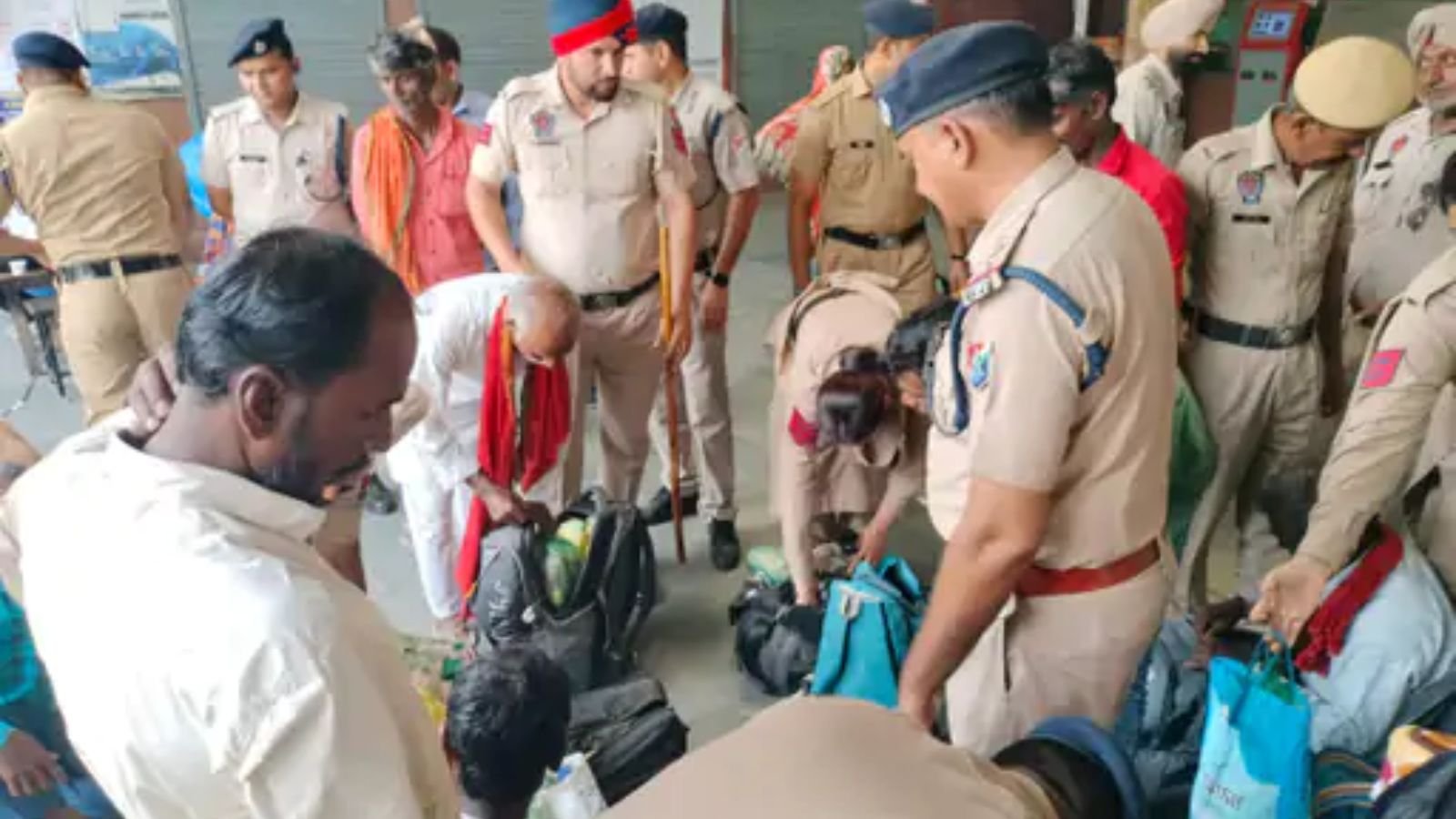 पंजाब में रेलवे स्टेशन को बम धमकी के बाद प्रशासन सतर्क, यात्रियों के लिए जारी की गई बड़ी चेतावनी