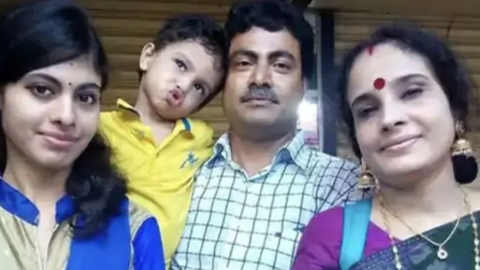 बांग्लादेश के रंगपुर में सनसनीखेज वारदात, हिंदू परिवार के 4 लोगों की बेरहमी से हत्या