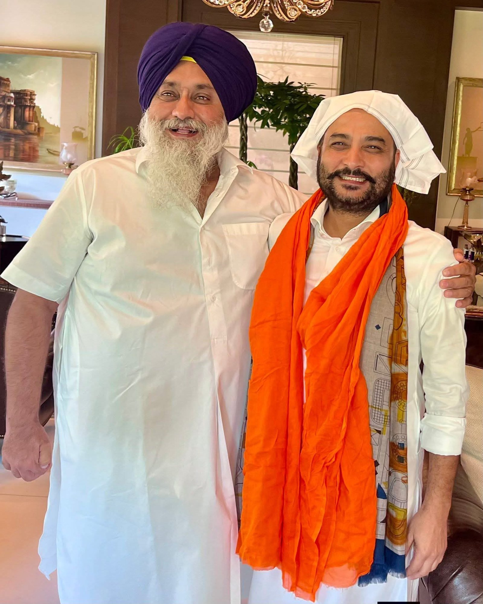     पंजाब की सियासत में हलचल, पूर्व कांग्रेस विधायक रमिंदर सिंह आवला अकाली दल में शामिल