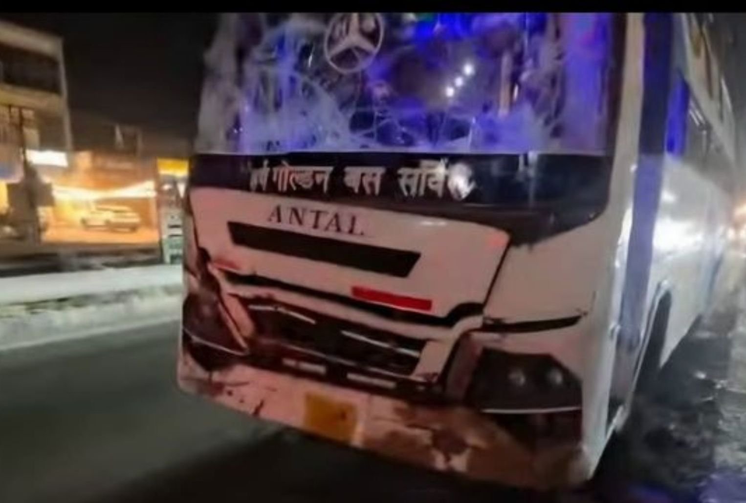  चंडीगढ़ में रास्ते में बस को घेरकर बरसाए डंडे और रॉड, यात्रियों में दहशत; अब CCTV से खुलेगा राज